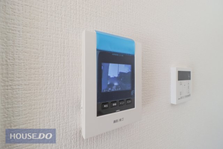  録画機能付きで、防犯上はもちろん、お届け物などの把握にも便利。