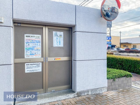 その他内観 敷地内ゴミステーションです。しっかり戸が閉まるのでカラスなどにゴミを荒らされる心配もありません。