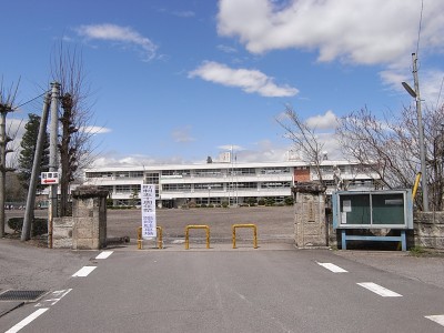 周辺環境 【小学校】阿久津小学校まで405ｍ