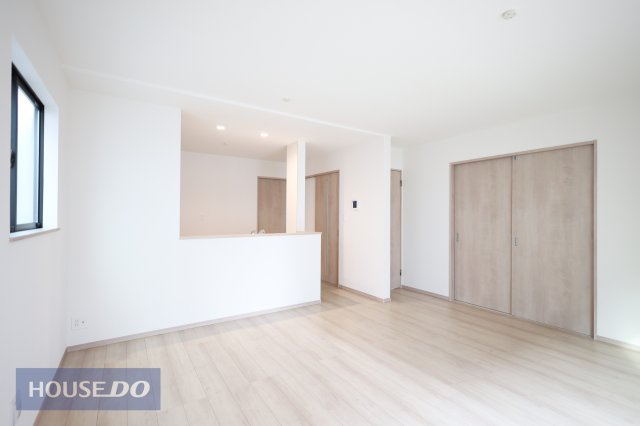  Ƒŉ߂邭났̋Ԃ͍L߂̐݌vƂȂĂ܂B