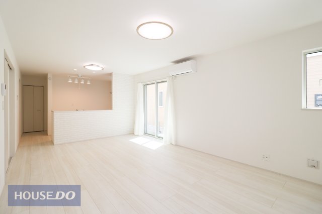  Ƒŉ߂邭났̋Ԃ͍L߂̐݌vƂȂĂ܂B