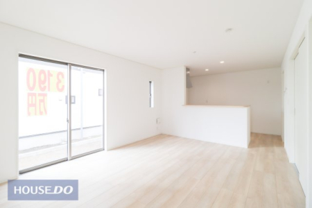  Ƒŉ߂邭났̋Ԃ͍L߂̐݌vƂȂĂ܂B