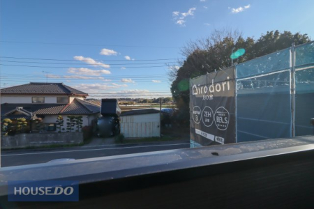 ���̑� �o���R�j�[����̌i�F�B�\���ȊԊu���m�ۂ���Ă���܂��B