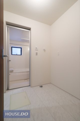  �y�E�ߏ��z���n�����ʐ^�B���ʒE�ߏ��͂������Ƃ����X�y�[�X�Ŏg���₷���ł��B