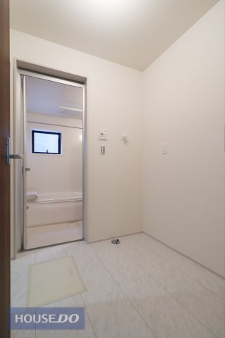  �y�E�ߏ��z���n�����ʐ^�B���ʒE�ߏ��͂������Ƃ����X�y�[�X�Ŏg���₷���ł��B