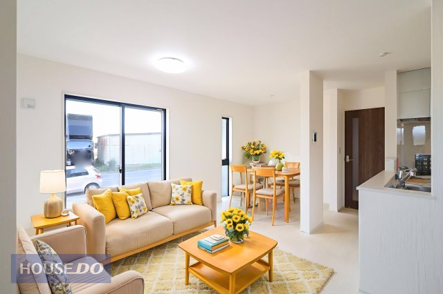 ���r���O ��؂ȉƑ��Ɖ߂����ꏊ������A�K������ލL������������m�ہ�i�{�摜��CG�ō쐬���Ă���A���ۂɌ��n�ɉƋ�͒u����Ă���܂���B�܂��A���i�ɉƋ�͊܂܂�Ă���܂���B�j