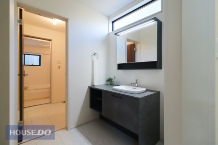 ���ʑ�E���ʏ� �l�C�̎O�ʋ����ʑ�I���������΂������