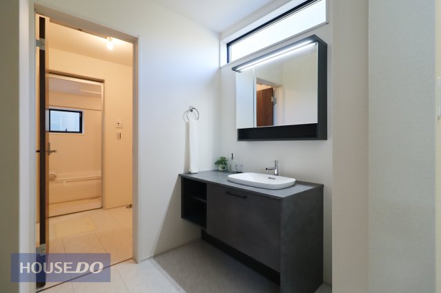 ���ʑ�E���ʏ� �l�C�̎O�ʋ����ʑ�I���������΂������