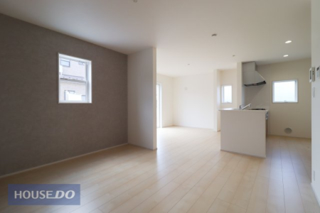 ���r���O �y���r���O�z��؂ȉƑ��Ɖ߂����ꏊ������A�K������ލL������������m�ہ��������̂�������ŁA�C���e���A�̃R�[�f�B�l�[�g���y�����Ȃ�܂��ˁI