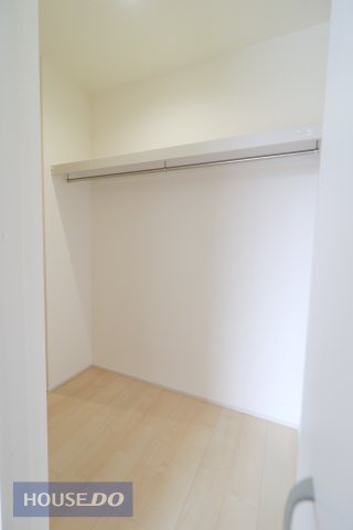 ���[ �y���[�z����������[�����Ă���܂��I�e�����ɂ���������[�����Ă���̂ŁA�ו��������Ă����S�ł��ˁI���������L���g�����߂ɂ����[�X�y�[�X�͕K�v�ł��B