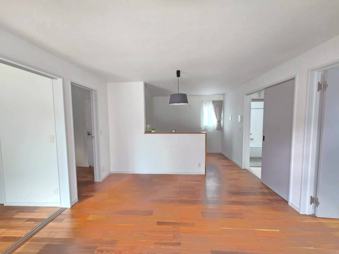  y_CjOzƑł낰_CjOłBΖʎLb`łH̏Ȃ炲ƑƂ̉by߂܂B