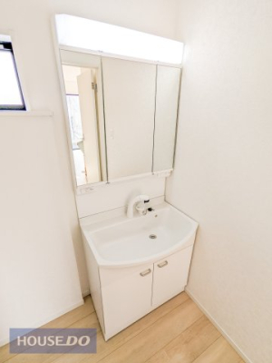 ʑEʏ yʉϑz傫Ȑʃ{EƃnhV[ŁACɓȂĂʑŎyɐOʋ̗ɂ͎[Xy[X܂B