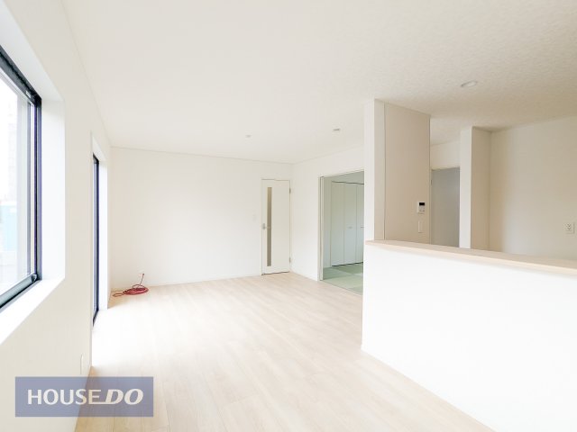  yrO_CjOzƑŉ߂邭났̋Ԃ͍L߂̐݌vƂȂĂ܂B