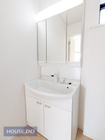 ʑEʏ yʉϑz傫Ȑʃ{EƃnhV[ŁACɓȂĂʑŎyɐOʋ̗ɂ͎[Xy[X܂B