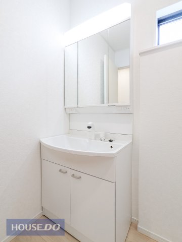 ʑEʏ yʉϑz傫Ȑʃ{EƃnhV[ŁACɓȂĂʑŎyɐOʋ̗ɂ͎[Xy[X܂B