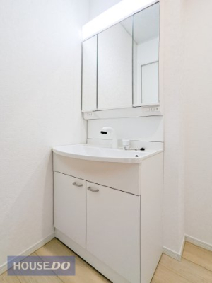 ʑEʏ yʉϑz傫Ȑʃ{EƃnhV[ŁACɓȂĂʑŎyɐOʋ̗ɂ͎[Xy[X܂B