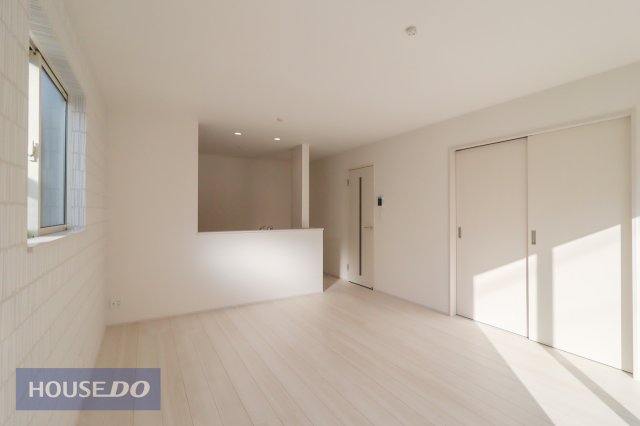  Ƒŉ߂邭났̋Ԃ͍L߂̐݌vƂȂĂ܂B