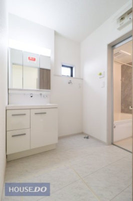 ʑEʏ 傫Ȑʃ{EƃnhV[ŁACɓȂĂʑŎyɐOʋ̗ɂ͎[Xy[X܂B