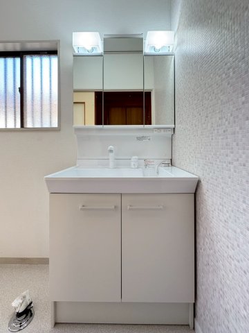 ʑEʏ 傫Ȑʃ{EƃnhV[ŁACɓȂĂʑŎyɐOʋ̗ɂ͎[Xy[X܂B