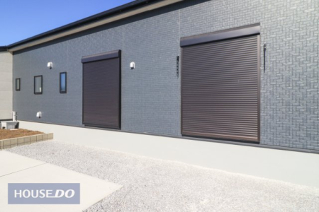  yhƐݔznʐ^BPKrOɂ͉J̋ɂ𗧂hƃVb^[Ă܂B