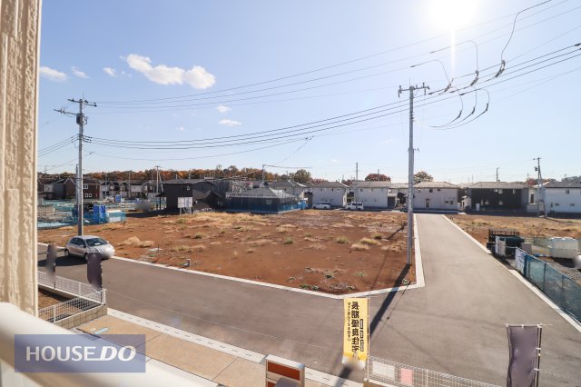 ���̑� �y��������̒��]�z���n�����ʐ^�B�o���R�j�[����̌i�F�B�\���ȊԊu���m�ۂ���Ă���܂��B