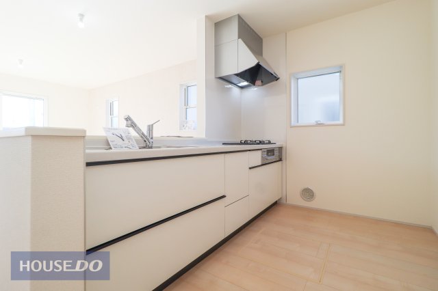 �L�b�`�� �L�b�`���F�Ƒ��̏Ί炪���܂�闝�z�̃L�b�`�����Ǝ��������Ɗy����������K�ȃL�b�`���X�y�[�X�ł���