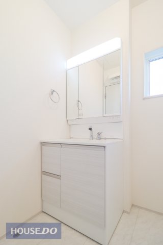 ���ʑ�E���ʏ� �l�C�̎O�ʋ����ʑ�I���������΂������