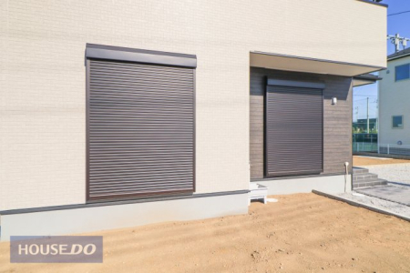  yhƐݔznʐ^BPKrOɂ͉J̋ɂ𗧂hƃVb^[Ă܂B