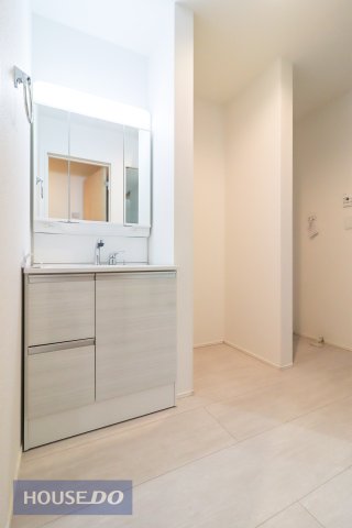 ʑEʏ yʉϑz傫Ȑʃ{EƃnhV[ŁACɓȂĂʑŎyɐOʋ̗ɂ͎[Xy[X܂B