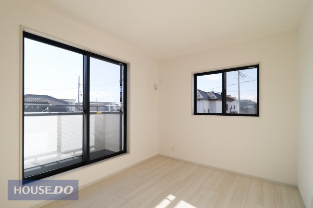 �Q�� �y�Q���z���邢�̌��̓����Q���͑傫���x�b�g���]�T�������ē���L���B