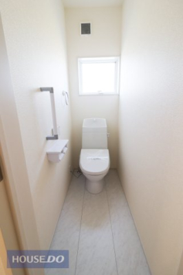 �g�C�� �y�g�C���z�������g�[�֍��t���B�Q�ӏ�����̂ŁA�Z�������ł����S��ق��ƈꑧ����v���C�x�[�g��Ԃ͍L�߂̐݌v�ƂȂ��Ă���܂��B