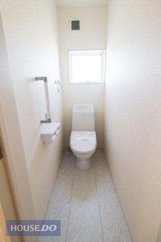 �g�C�� �y�g�C���z�������g�[�֍��t���B�Q�ӏ�����̂ŁA�Z�������ł����S��ق��ƈꑧ����v���C�x�[�g��Ԃ͍L�߂̐݌v�ƂȂ��Ă���܂��B