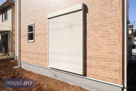  �y�h�Ɛݔ��z�h�Ɩʂ����łȂ��A�f�M��h�����ʂ����҂ł���V���b�^�[�t�I