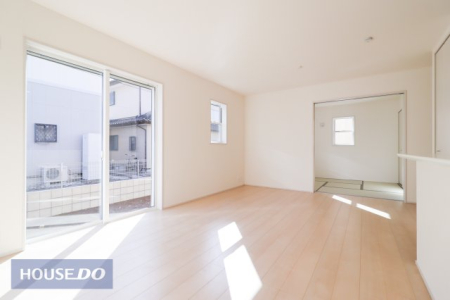 ���r���O �y���r���O�z��؂ȉƑ��Ɖ߂����ꏊ������A�K������ލL������������m�ہ��������̂�������ŁA�C���e���A�̃R�[�f�B�l�[�g���y�����Ȃ�܂��ˁI