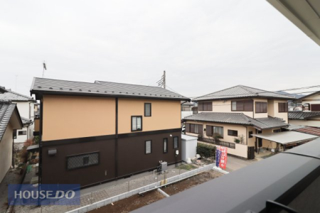 ���̑� �y��������̒��]�z�o���R�j�[����̌i�F�B�\���ȊԊu���m�ۂ���Ă���܂��B