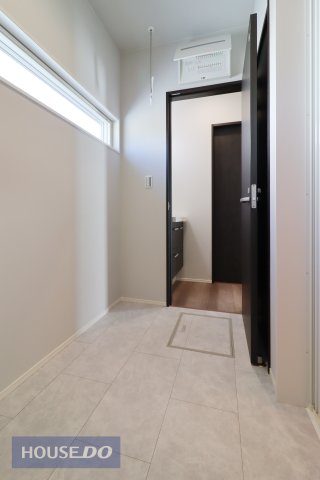  �y�E�ߏ��z���n�����ʐ^�B���ʒE�ߏ��͂������Ƃ����X�y�[�X�Ŏg���₷���ł��B