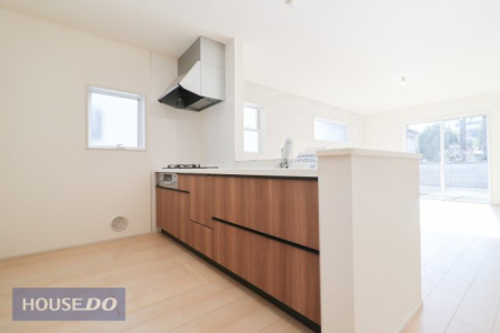 �L�b�`�� �L�b�`���F�Ƒ��̏Ί炪���܂�闝�z�̃L�b�`�����Ǝ��������Ɗy����������K�ȃL�b�`���X�y�[�X�ł���