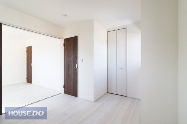 �Q�� �y�Q���z���邢�̌��̓����Q���͑傫���x�b�g���]�T�������ē���L���B