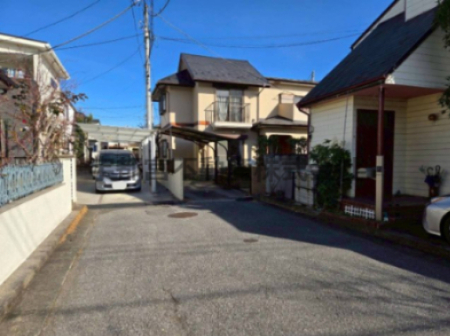 ���̑� �O�ʓ��H�͏\���ȕ���������܂��B�ՐÂȏZ��X�̗��������ƁA�J���������n�ł��Ђ��̊����������B