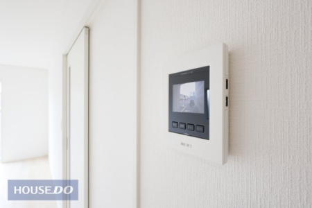  �yTV�C���^�[�z���z�J���[TV�C���^�[�z���B�^��@�\�t���ŁA�h�Ə�͂������A���͂����Ȃǂ̔c���ɂ��֗��B