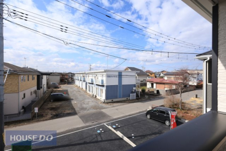 ���̑� �y��������̒��]�z�o���R�j�[����̌i�F�B�\���ȊԊu���m�ۂ���Ă���܂��B