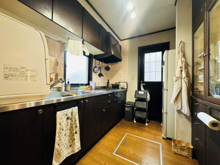 �L�b�`�� ��������X�y�[�X���m�ۂ���Ă���̂Ŏg���₷���L�b�`���ł���