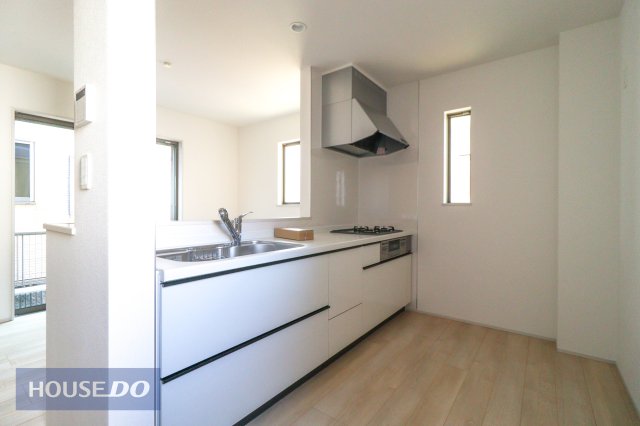 �L�b�`�� �L�b�`���F�Ƒ��̏Ί炪���܂�闝�z�̃L�b�`�����Ǝ��������Ɗy����������K�ȃL�b�`���X�y�[�X�ł���