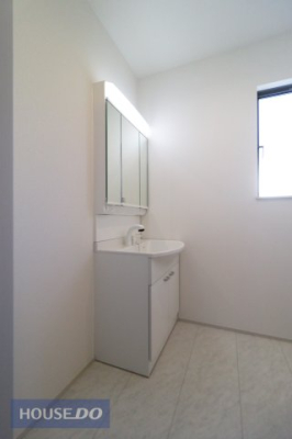 ���ʑ�E���ʏ� �l�C�̎O�ʋ����ʑ�I���������΂������