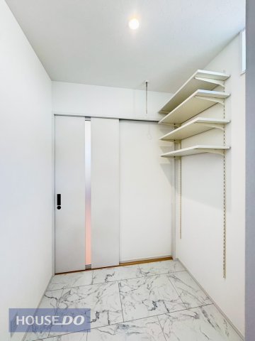  ���ʒE�ߏ��͂������Ƃ����X�y�[�X�Ŏg���₷���ł��B