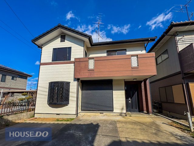 ���n�O�ώʐ^ ���邢�x�[�W���Ɩؖڒ��o���R�j�[�̃R���g���X�g���f����A���������ӂ��Z�܂����O�ʂ͎Ղ���̂��Ȃ���������E�ʕ����ɗǍD�B�V���b�^�[�t���̑�J������L�����ԃX�y�[�X�ȂǁA���֐��Ɩh�Ɛ����������Ă��܂�