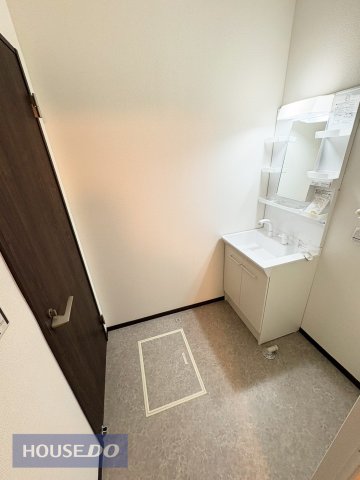  ������Ƃ����������̂����ԂŁA�������[�������B���ʑ䉡�ɏ\���ȃX�y�[�X�����邽�߁A���ւ���Ǝ��������X���[�Y�ł�