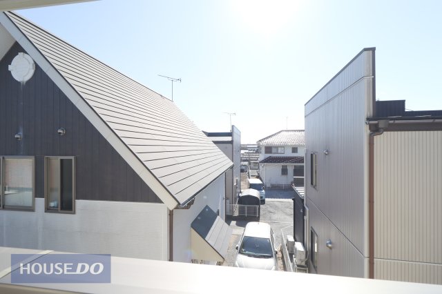 ���̑� �y��������̒��]�z�o���R�j�[����̌i�F�B�\���ȊԊu���m�ۂ���Ă���܂��B