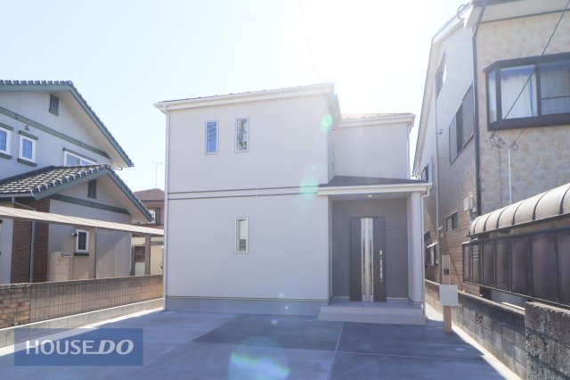 ���n�O�ώʐ^ �y�O�ρz�X���݂ɒ��a���闎���������F���̊O�ρ��ϋv���⃁���e�i���X���ɗD�ꂽ�O�Ǎނ̓Z���t�N���[�j���O�d�l�B