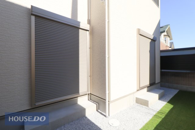  �y�h�Ɛݔ��z�h�Ɩʂ����łȂ��A�f�M��h�����ʂ����҂ł���V���b�^�[�t�I